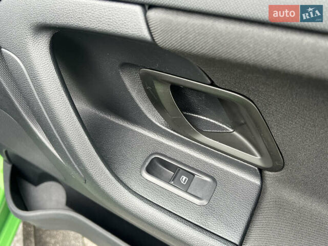 Зеленый Шкода Фабия, объемом двигателя 1.4 л и пробегом 144 тыс. км за 9200 $, фото 71 на Automoto.ua