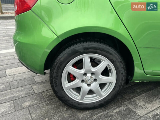 Зеленый Шкода Фабия, объемом двигателя 1.4 л и пробегом 144 тыс. км за 9200 $, фото 125 на Automoto.ua