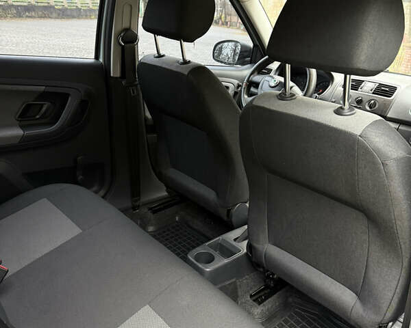 Зеленый Шкода Фабия, объемом двигателя 1.2 л и пробегом 145 тыс. км за 5500 $, фото 21 на Automoto.ua