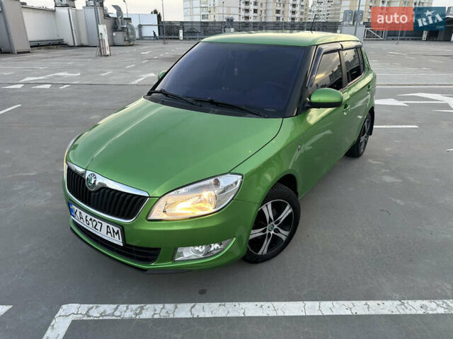 Зелений Шкода Фабія, об'ємом двигуна 1.39 л та пробігом 141 тис. км за 7500 $, фото 1 на Automoto.ua