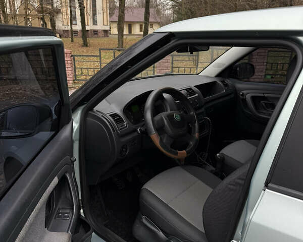 Зеленый Шкода Фабия, объемом двигателя 1.2 л и пробегом 145 тыс. км за 5500 $, фото 15 на Automoto.ua