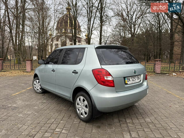 Зеленый Шкода Фабия, объемом двигателя 1.2 л и пробегом 145 тыс. км за 5500 $, фото 1 на Automoto.ua