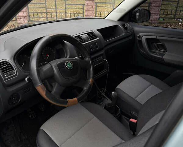 Зеленый Шкода Фабия, объемом двигателя 1.2 л и пробегом 145 тыс. км за 5500 $, фото 16 на Automoto.ua