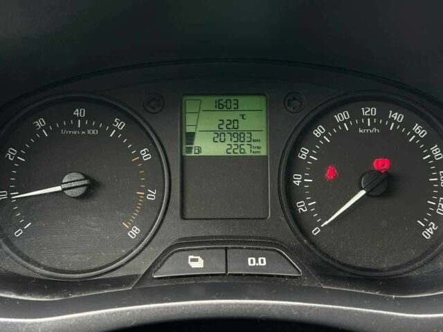 Зеленый Шкода Фабия, объемом двигателя 1.2 л и пробегом 208 тыс. км за 5450 $, фото 17 на Automoto.ua