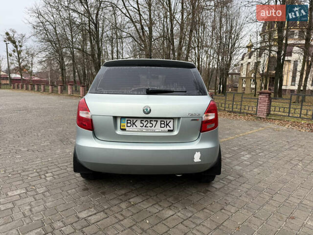 Зеленый Шкода Фабия, объемом двигателя 1.2 л и пробегом 145 тыс. км за 5500 $, фото 3 на Automoto.ua