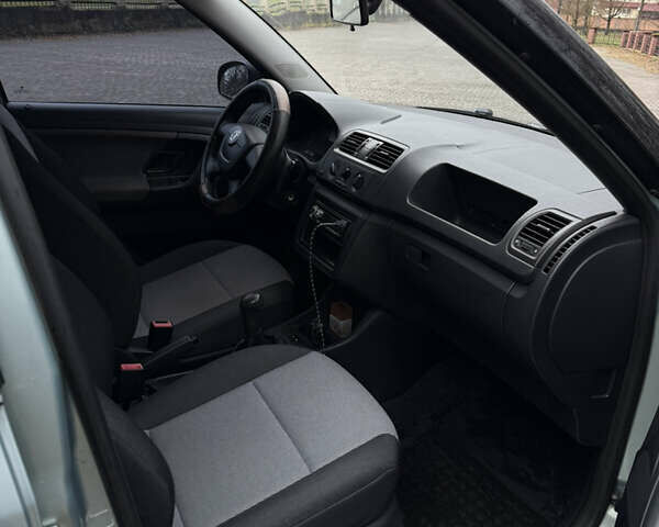 Зеленый Шкода Фабия, объемом двигателя 1.2 л и пробегом 145 тыс. км за 5500 $, фото 9 на Automoto.ua