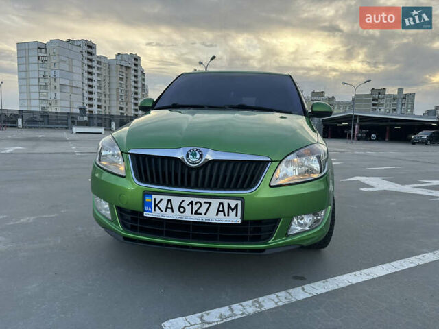Зелений Шкода Фабія, об'ємом двигуна 1.39 л та пробігом 141 тис. км за 7500 $, фото 3 на Automoto.ua