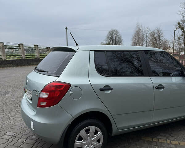 Зеленый Шкода Фабия, объемом двигателя 1.2 л и пробегом 145 тыс. км за 5500 $, фото 7 на Automoto.ua