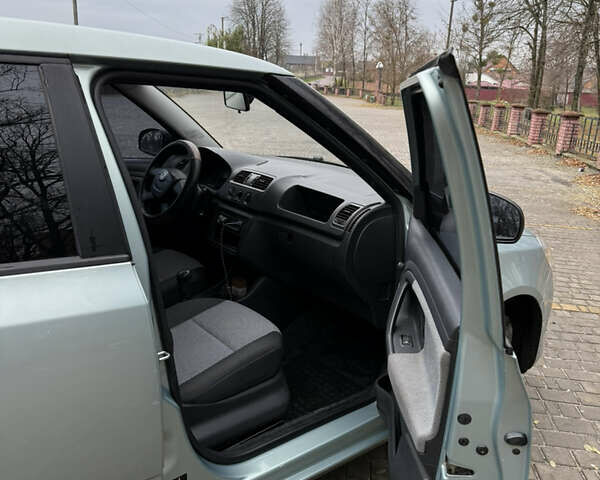 Зеленый Шкода Фабия, объемом двигателя 1.2 л и пробегом 145 тыс. км за 5500 $, фото 8 на Automoto.ua