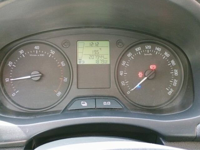 Шкода Фабия 2012 в Львове на Automoto.ua Зеленый Шкода Фабия, объемом двигателя 1.2 л и пробегом 209 тыс. км за 4757 $, фото 8 на Automoto.ua