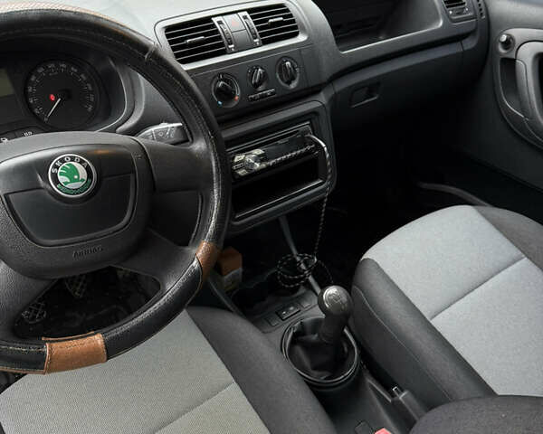 Зеленый Шкода Фабия, объемом двигателя 1.2 л и пробегом 145 тыс. км за 5500 $, фото 19 на Automoto.ua