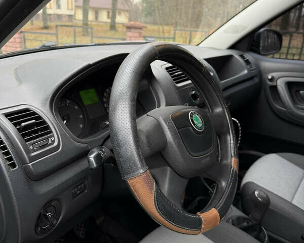 Зеленый Шкода Фабия, объемом двигателя 1.2 л и пробегом 145 тыс. км за 5500 $, фото 17 на Automoto.ua