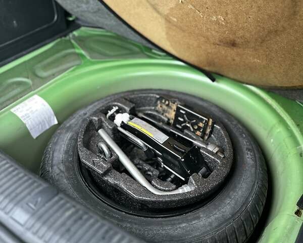 Зеленый Шкода Фабия, объемом двигателя 1.4 л и пробегом 79 тыс. км за 7000 $, фото 6 на Automoto.ua