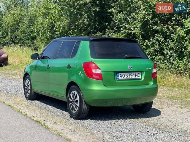 Зеленый Шкода Фабия, объемом двигателя 1.6 л и пробегом 250 тыс. км за 5999 $, фото 4 на Automoto.ua