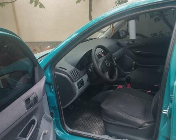 Зеленый Шкода Фабия, объемом двигателя 1.4 л и пробегом 240 тыс. км за 3000 $, фото 1 на Automoto.ua