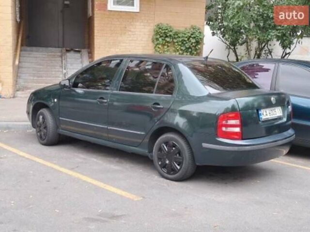 Зеленый Шкода Фабия, объемом двигателя 1.4 л и пробегом 300 тыс. км за 3000 $, фото 1 на Automoto.ua