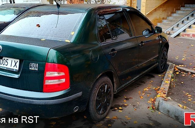 Зеленый Шкода Фабия, объемом двигателя 1.4 л и пробегом 319 тыс. км за 2800 $, фото 3 на Automoto.ua
