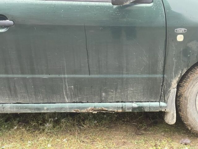 Зелений Шкода Фабія, об'ємом двигуна 1.4 л та пробігом 212 тис. км за 2600 $, фото 5 на Automoto.ua