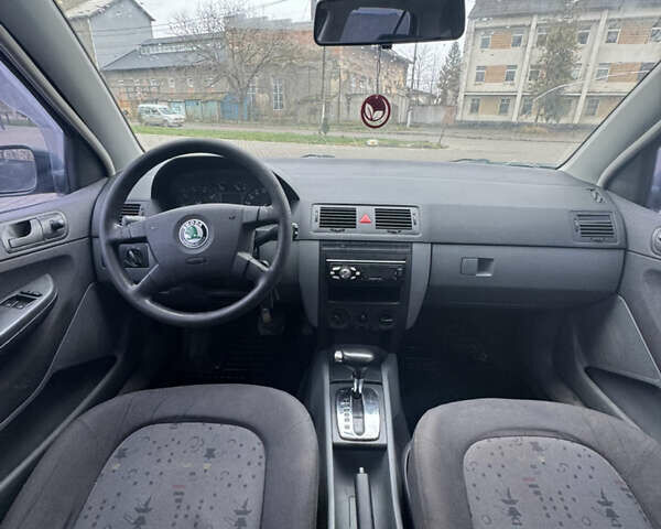 Зеленый Шкода Фабия, объемом двигателя 1.39 л и пробегом 217 тыс. км за 2999 $, фото 23 на Automoto.ua