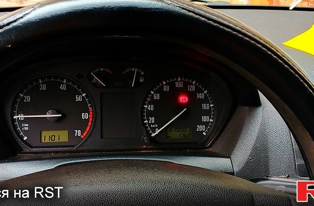 Зеленый Шкода Фабия, объемом двигателя 1.4 л и пробегом 319 тыс. км за 2800 $, фото 8 на Automoto.ua