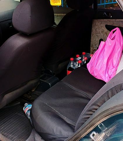 Зеленый Шкода Фабия, объемом двигателя 1.4 л и пробегом 319 тыс. км за 2800 $, фото 6 на Automoto.ua