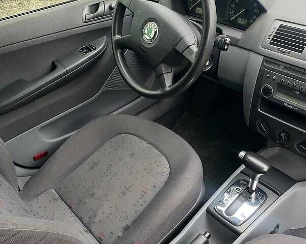 Зеленый Шкода Фабия, объемом двигателя 1.39 л и пробегом 119 тыс. км за 4200 $, фото 5 на Automoto.ua