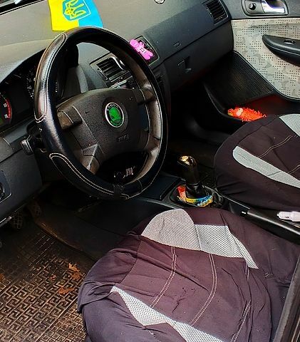 Зеленый Шкода Фабия, объемом двигателя 1.4 л и пробегом 319 тыс. км за 2800 $, фото 7 на Automoto.ua