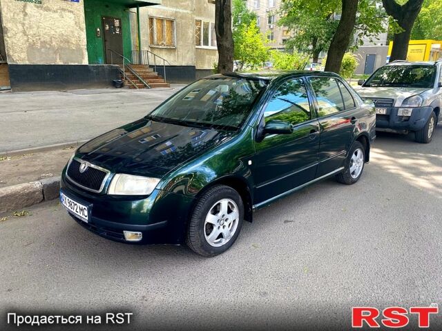 Зеленый Шкода Фабия, объемом двигателя 1.2 л и пробегом 238 тыс. км за 3800 $, фото 2 на Automoto.ua
