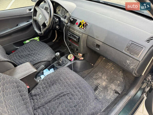 Зеленый Шкода Фабия, объемом двигателя 1.39 л и пробегом 286 тыс. км за 2600 $, фото 8 на Automoto.ua