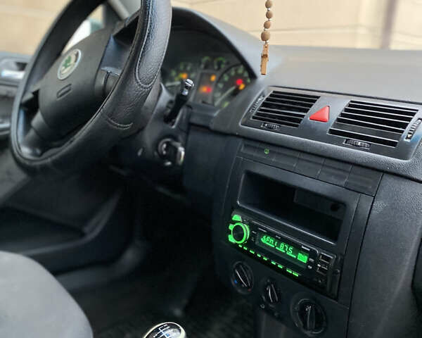 Зелений Шкода Фабія, об'ємом двигуна 1.4 л та пробігом 196 тис. км за 2299 $, фото 20 на Automoto.ua