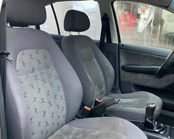 Зелений Шкода Фабія, об'ємом двигуна 1.4 л та пробігом 196 тис. км за 2299 $, фото 28 на Automoto.ua