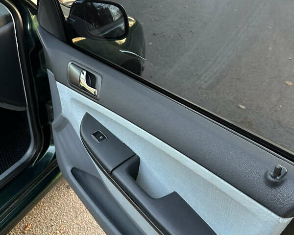 Зеленый Шкода Фабия, объемом двигателя 1.4 л и пробегом 199 тыс. км за 4200 $, фото 18 на Automoto.ua