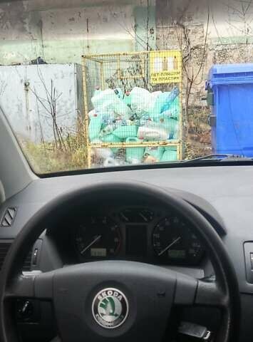 Зелений Шкода Фабія, об'ємом двигуна 1.39 л та пробігом 240 тис. км за 3399 $, фото 26 на Automoto.ua