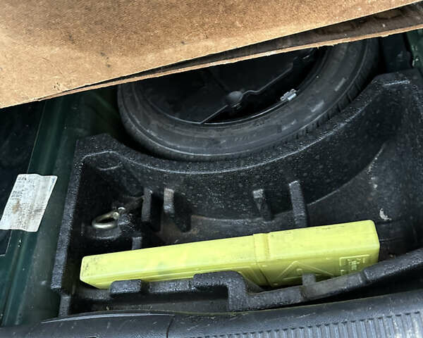 Зеленый Шкода Фабия, объемом двигателя 1.4 л и пробегом 199 тыс. км за 4200 $, фото 15 на Automoto.ua