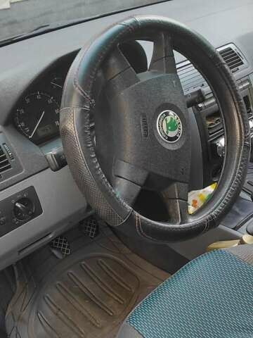 Зелений Шкода Фабія, об'ємом двигуна 1.39 л та пробігом 178 тис. км за 3200 $, фото 5 на Automoto.ua