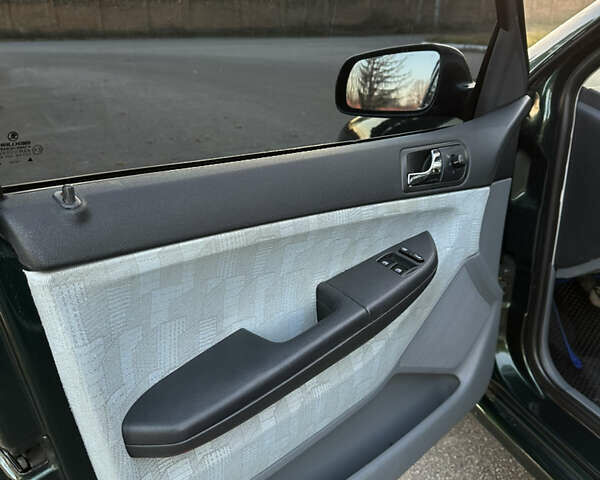 Зеленый Шкода Фабия, объемом двигателя 1.4 л и пробегом 199 тыс. км за 4200 $, фото 7 на Automoto.ua