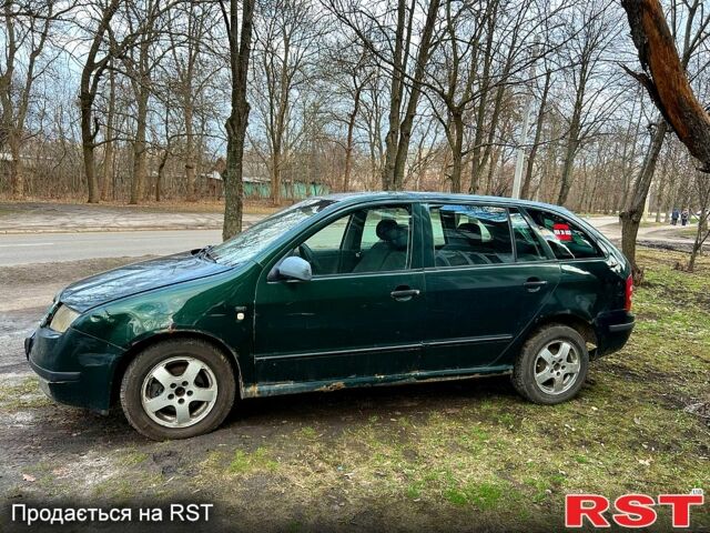 Зеленый Шкода Фабия, объемом двигателя 14 л и пробегом 300 тыс. км за 2500 $, фото 3 на Automoto.ua