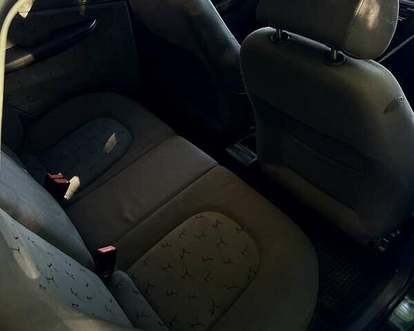 Зеленый Шкода Фабия, объемом двигателя 1.39 л и пробегом 240 тыс. км за 2900 $, фото 8 на Automoto.ua