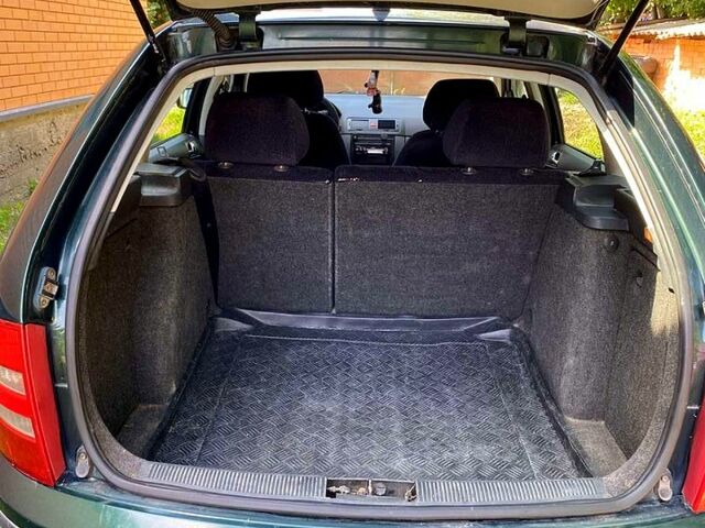 Зелений Шкода Фабія, об'ємом двигуна 1.4 л та пробігом 427 тис. км за 3100 $, фото 13 на Automoto.ua