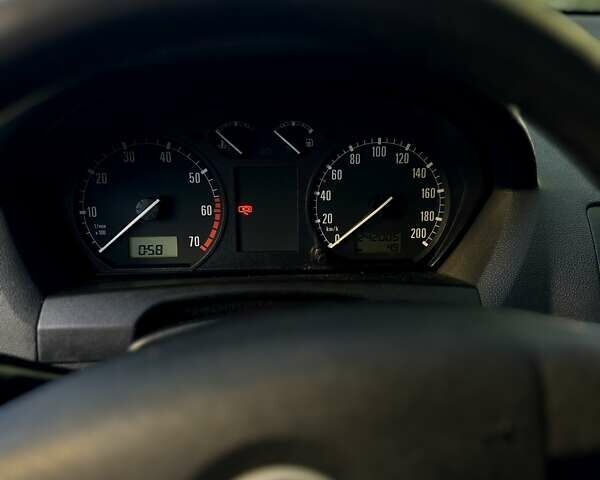 Зеленый Шкода Фабия, объемом двигателя 1.39 л и пробегом 240 тыс. км за 2900 $, фото 7 на Automoto.ua