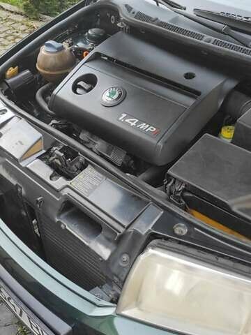 Зелений Шкода Фабія, об'ємом двигуна 1.39 л та пробігом 178 тис. км за 3200 $, фото 4 на Automoto.ua