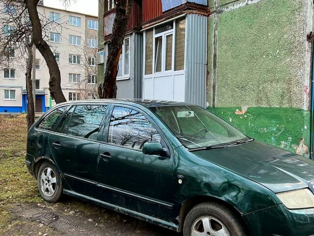 Зеленый Шкода Фабия, объемом двигателя 14 л и пробегом 300 тыс. км за 2500 $, фото 4 на Automoto.ua