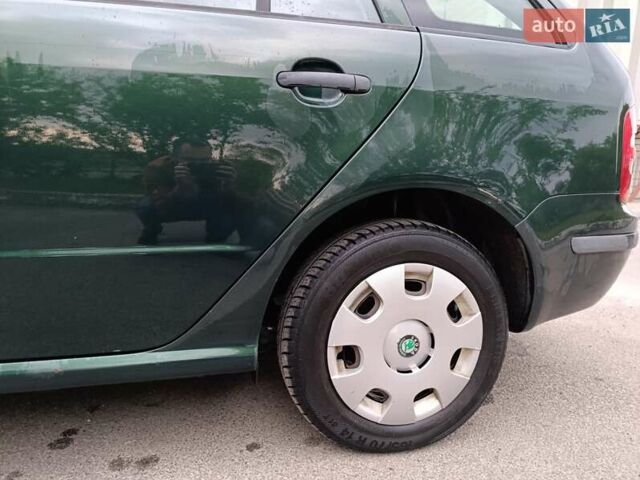 Зеленый Шкода Фабия, объемом двигателя 1.4 л и пробегом 173 тыс. км за 3200 $, фото 10 на Automoto.ua