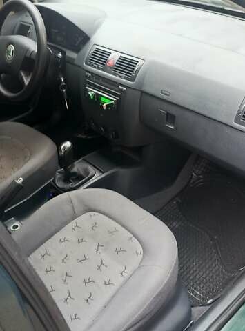 Зелений Шкода Фабія, об'ємом двигуна 1.39 л та пробігом 240 тис. км за 3399 $, фото 12 на Automoto.ua