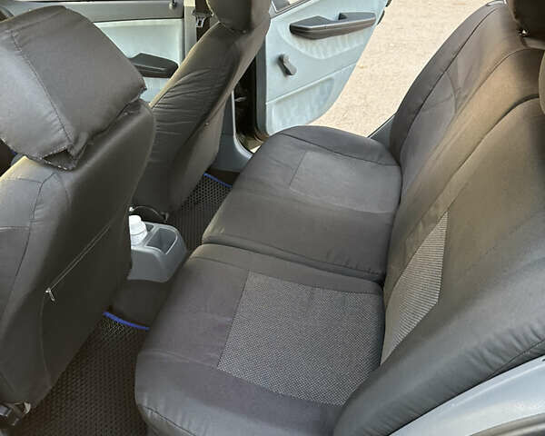 Зеленый Шкода Фабия, объемом двигателя 1.4 л и пробегом 199 тыс. км за 4200 $, фото 13 на Automoto.ua