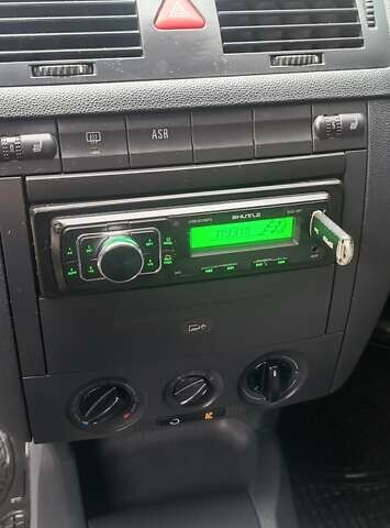 Зелений Шкода Фабія, об'ємом двигуна 1.39 л та пробігом 240 тис. км за 3399 $, фото 22 на Automoto.ua