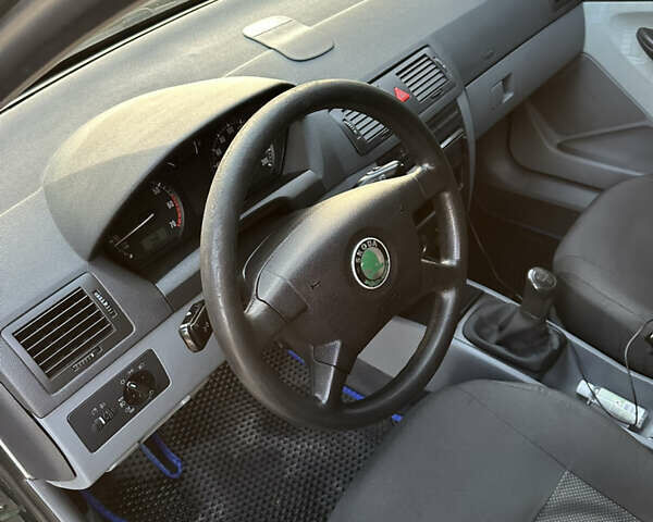 Зеленый Шкода Фабия, объемом двигателя 1.4 л и пробегом 199 тыс. км за 4200 $, фото 10 на Automoto.ua