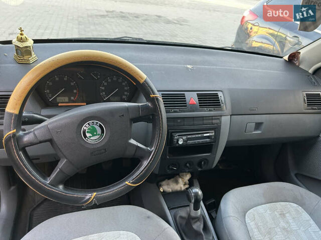 Зеленый Шкода Фабия, объемом двигателя 1.4 л и пробегом 338 тыс. км за 2600 $, фото 21 на Automoto.ua