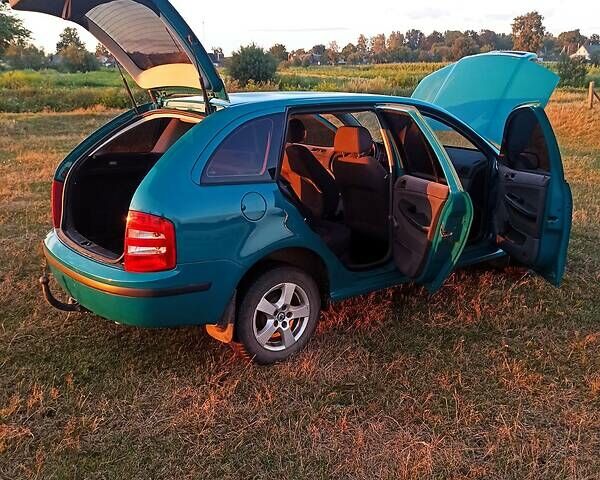 Зеленый Шкода Фабия, объемом двигателя 1.4 л и пробегом 235 тыс. км за 3200 $, фото 7 на Automoto.ua