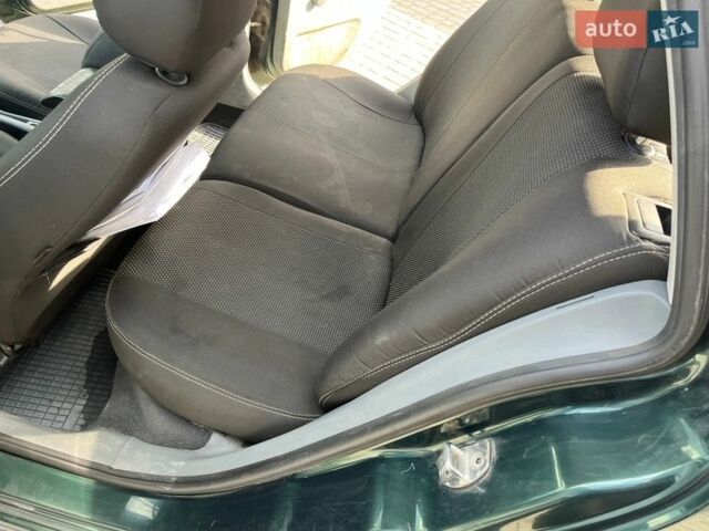 Зелений Шкода Фабія, об'ємом двигуна 1.39 л та пробігом 320 тис. км за 2900 $, фото 54 на Automoto.ua